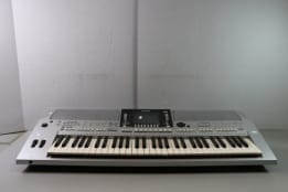 Yamaha PSR-S910 Electronic Keyboard