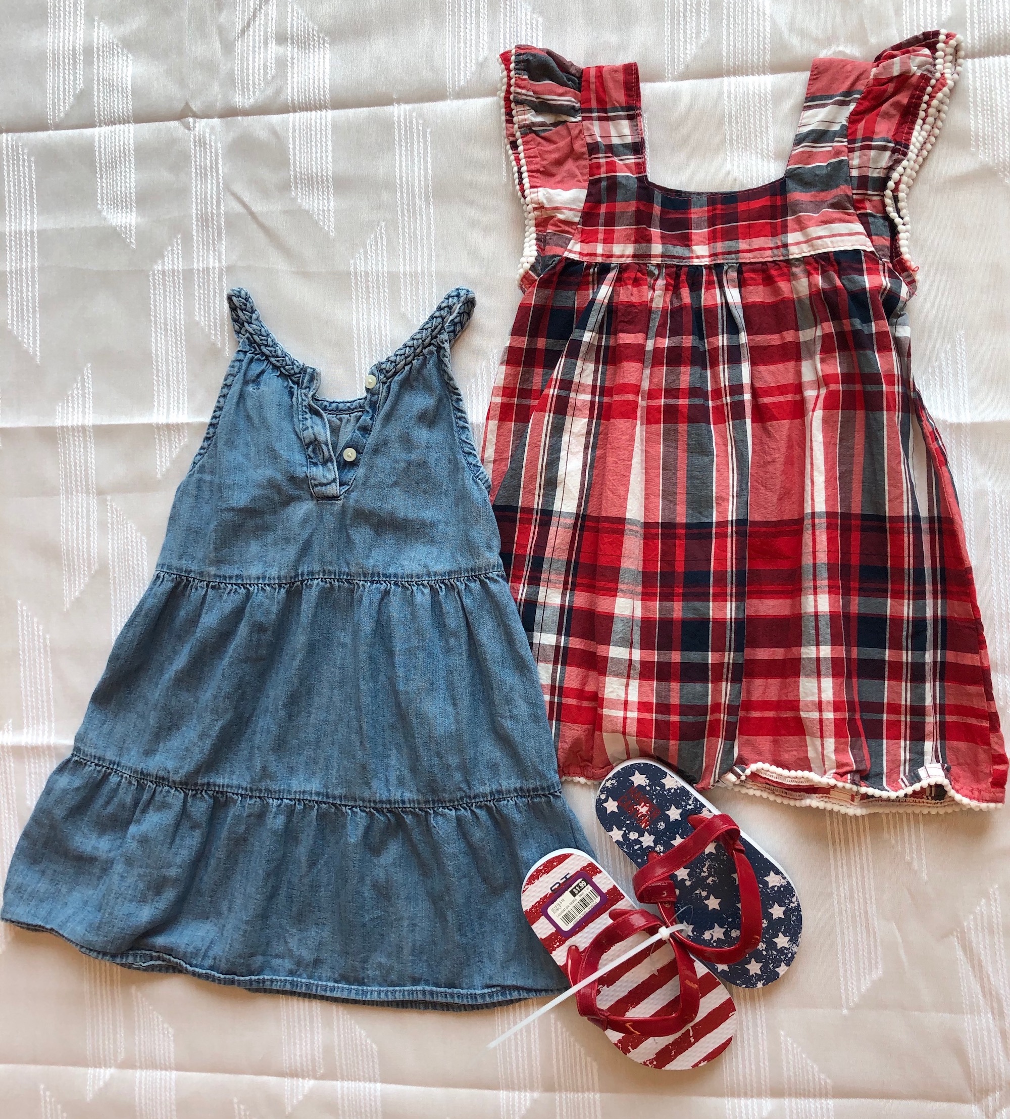 Girls' sleeveless dress and shoes with stripes and stars