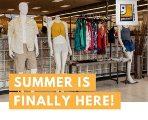 mannequins with summer clothes